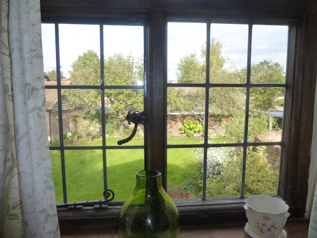 Strawberry Cottage B&B Хедж Енд Стая снимка