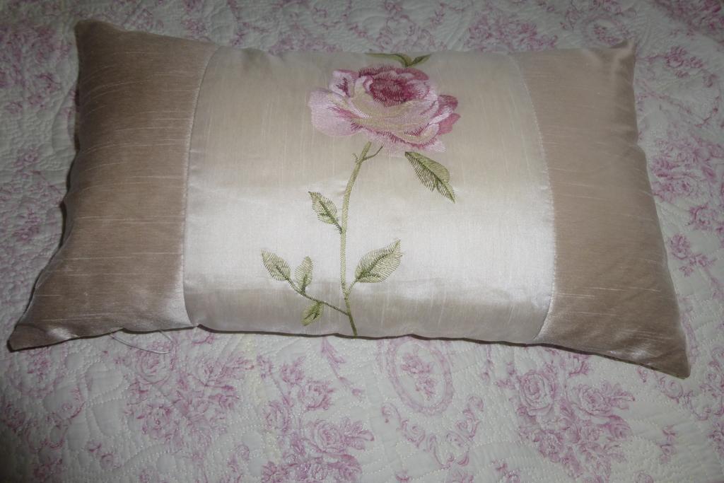 Strawberry Cottage B&B Хедж Енд Стая снимка