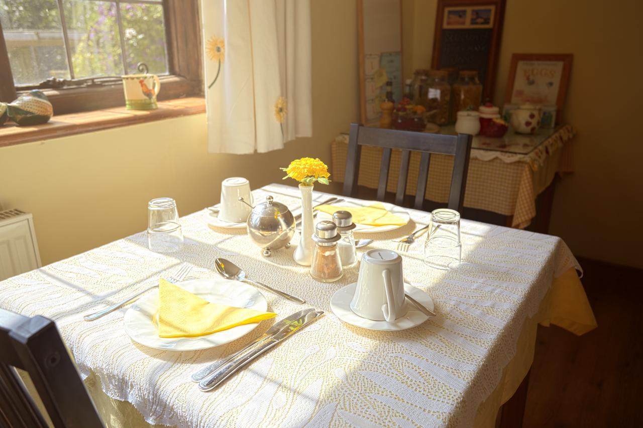 Strawberry Cottage B&B Хедж Енд Екстериор снимка